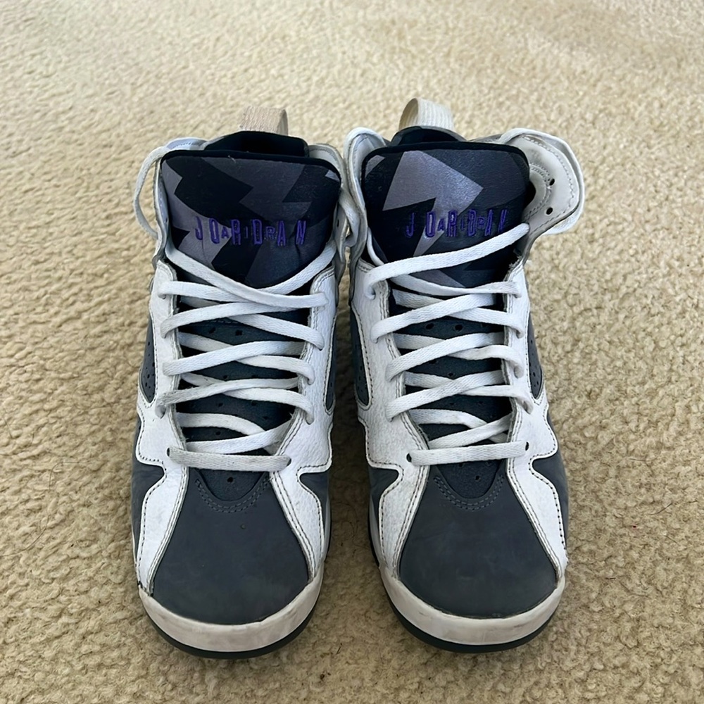 Air Jordan boys 5.5y